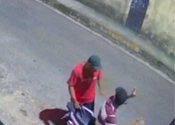 Criminoso saca arma da cintura e rouba moto em ação relâmpago no Tancredo Neves