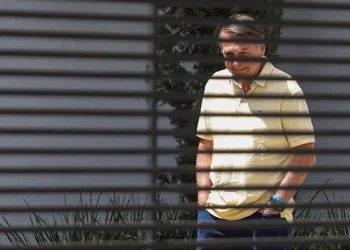 Bolsonaro é preso em caráter preventivo por violação de tornozeleira