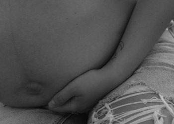 Morre bebê após médico não comparecer no parto