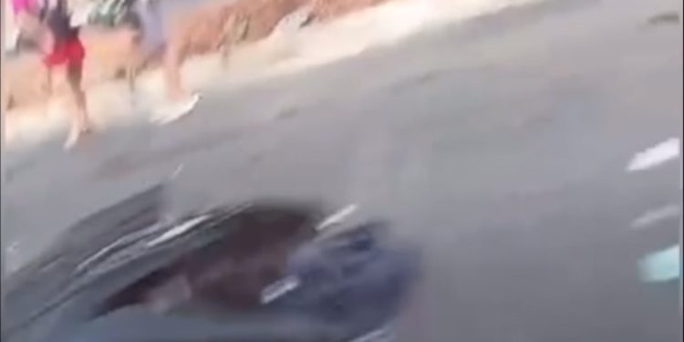 VÍDEO. Colisão de moto deixa duas mulheres feridas na Av. do Turismo