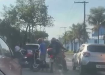VÍDEO. Colisão deixa motora ferido e causa congestionamento