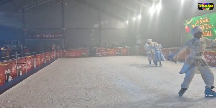 Pista de patinação no gelo encanta visitantes no “Um Sonho Mágico de Natal”