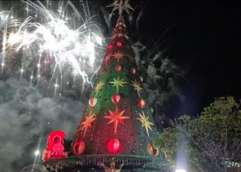 Ponta Negra ganha decoração natalina