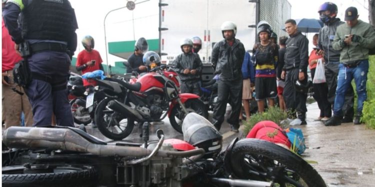 Motociclista de app morre Esmagado por Caminhão na Av. Torquato Tapajós
