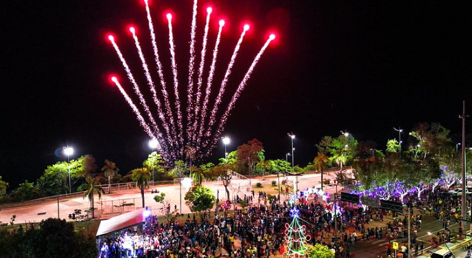 Natal, arte e diversão marcam segunda-feira em Manaus