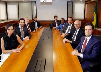 AGIOTAGEM OFICIAL DEITA E ROLA – BC mantém juros em 15% ao ano