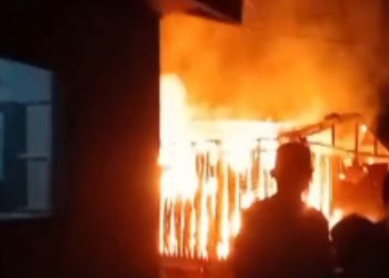 Família perde tudo em incêndio após lamparina cair