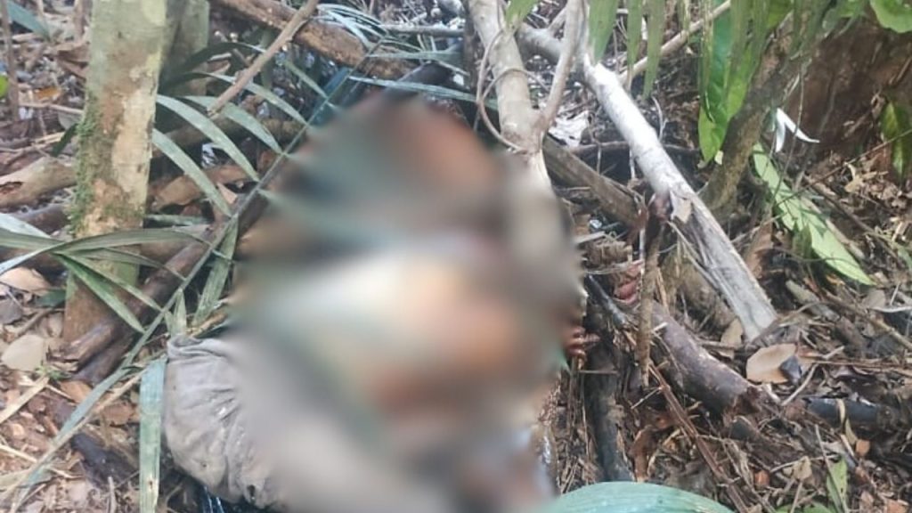 No Tarumã, corpo de homem é achado com sinais de tortura e objeto no 'toba'