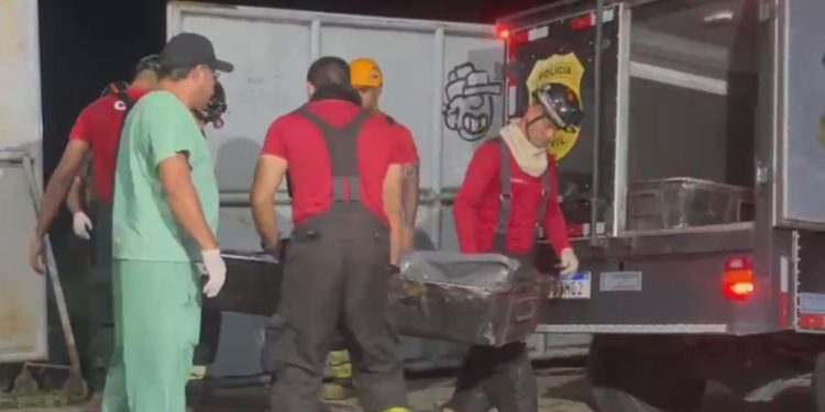 Corpo é encontrado com sinais de tortura após moradores sentirem forte odor em Manaus