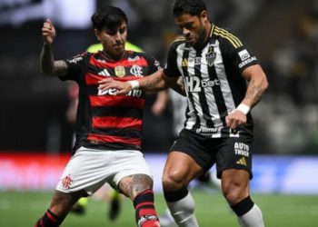 Flamengo arranca empate contra Atlético no fim e se aproxima de título