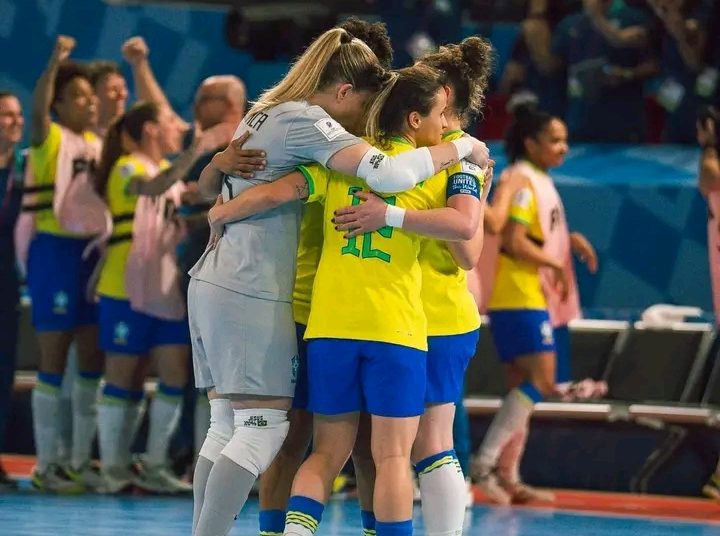 DOMINGO DELAS – Brasil é campeão no mundial de Futsal