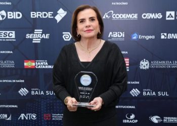 Diamantes são eternos – O TCE recebeu na quinta-feira o Selo Diamante, do Programa Nacional de Transparência Pública (PNTP), durante o 4⁰ Congresso Internacional dos Tribunais de Contas, em Florianópolis.