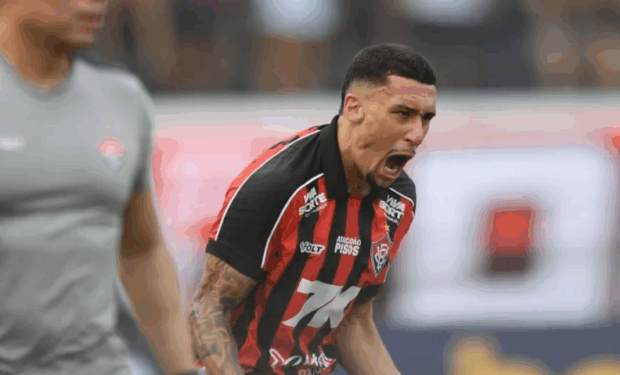 POR UM TRIZ – Vitória vence São Paulo e se livra do rebaixamento