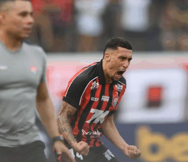 POR UM TRIZ – Vitória vence São Paulo e se livra do rebaixamento