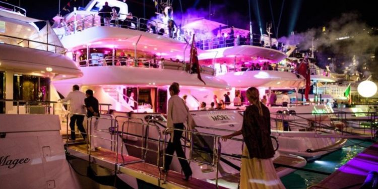 “Não me convidaram, para essa festa pobre…”; só homenagens, medalhas e diplomas; trabalho que é bom, necas…