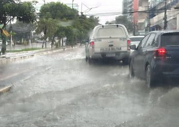Alerta da Defesa Civil reforça prejuízos da chuva nesta segunda (29)