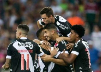 Vasco despacha o Flu e pega o Corinthians na final