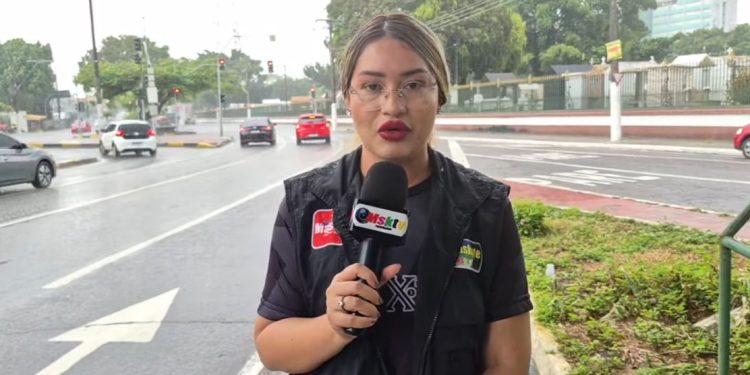 Jacaré é espancado e amarrado a poste no Mindu