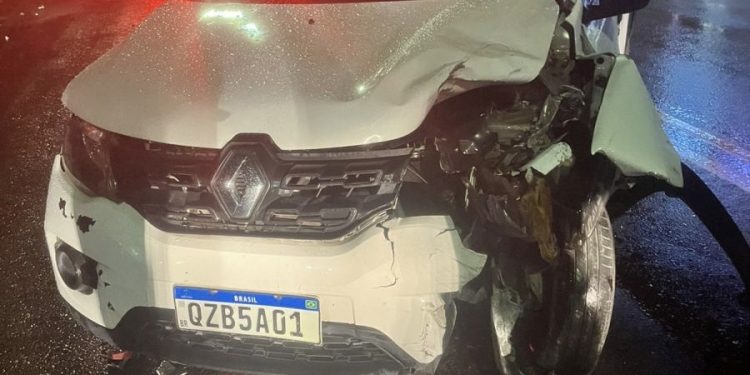 Tragédia na madrugada! Colisão arremessa motociclista; vítima teve graves ferimentos e morreu