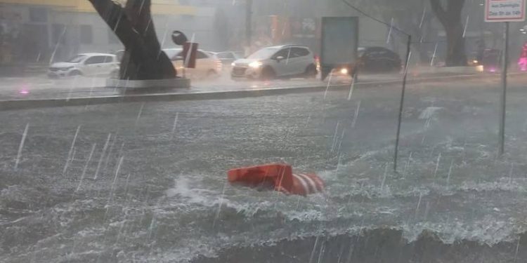 ALERTA! Chuva deve castigar Manaus e mais 7 municípios hoje (1)