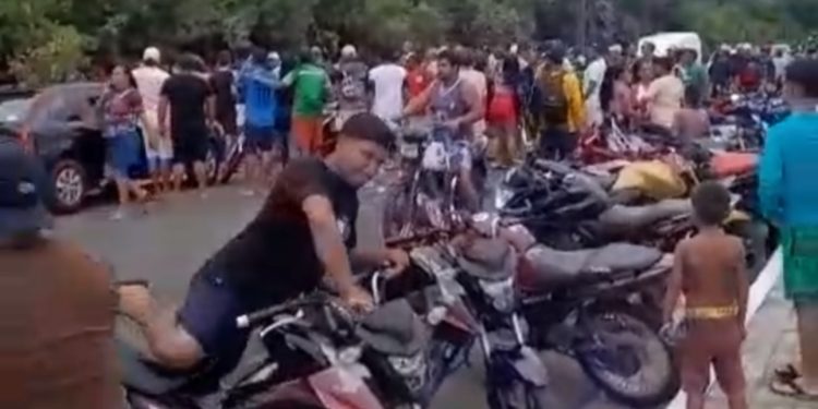 VÍDEO. “Racha” vira briga generalizada e só acaba quando a polícia chega