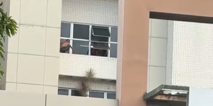 VÍDEO. Ameaçavam pular de Hospital agora estão indo juntinhos