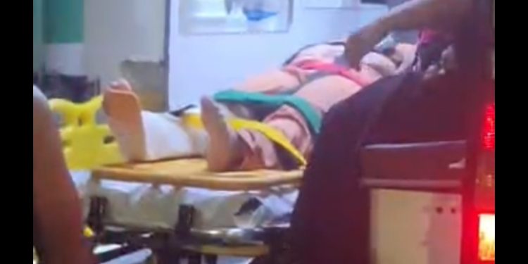 Acidente grave deixa motociclista e passageira feridos na ZL