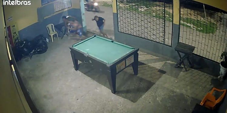 Papoco estrala em noitada de sinuca. VÍDEO