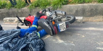 Teve a cabeça esmagada por carreta enquanto seguia para o trabalho