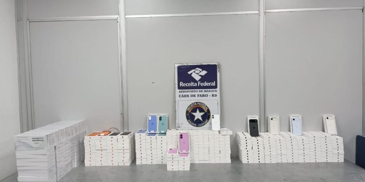 OPERAÇÃO K9 – Apreendidos 2 mil iPhones e remédio para emagrecer