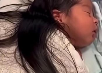 FIM DOS TEMPOS – Bebê nasce com cabelos longos