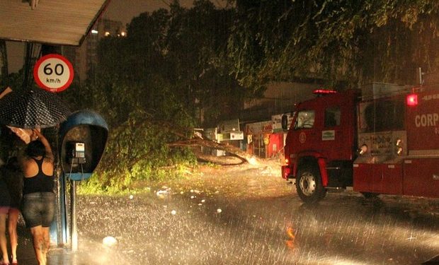 PONTA NEGRA – Aviso só tocou depois da chuva