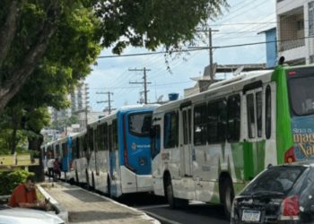 Rodoviários anunciam nova greve em Manaus por atraso no 13º salário
