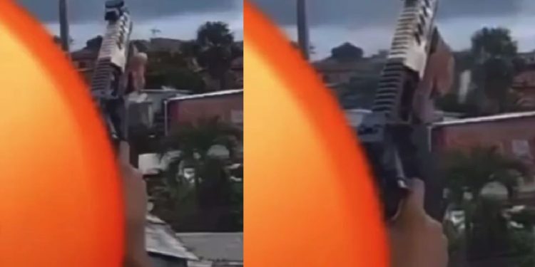 Vídeo mostra homem atirando para o alto durante o jogo do Flamengo na Compensa