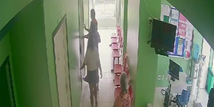 Trio invade UBS e tenta matar paciente durante atendimento no interior do Amazonas