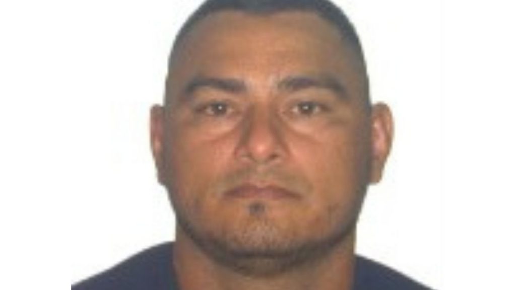 Vulgo 'Peladinh0' é procurado por matar homem a facadas no Jorge Teixeira