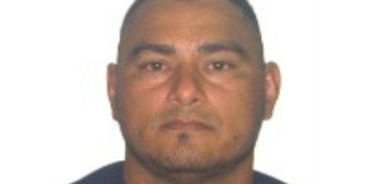 Vulgo 'Peladinh0' é procurado por matar homem a facadas no Jorge Teixeira