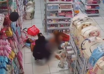 Durante a escolha do enxoval, grávida entra em trabalho de parto e dá à luz no chão de loja