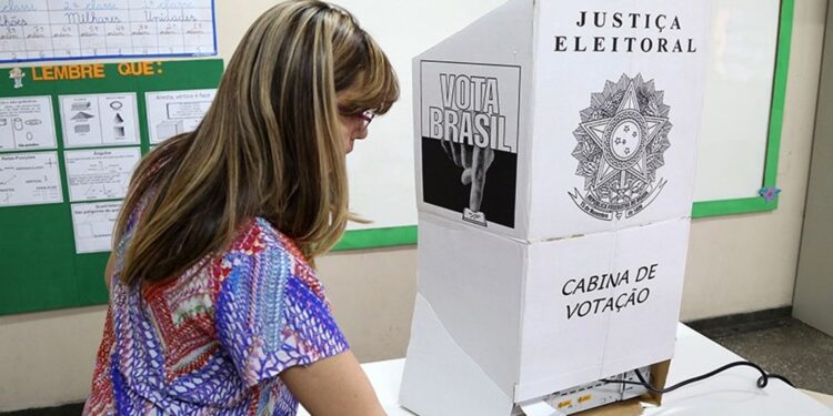 Folga em dobro e vantagens em concursos -TRE-AM convoca mesários voluntários