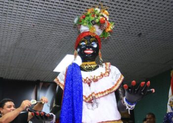 Chegada da Kamélia neste sábado marca abertura oficial do Carnaval de Manaus