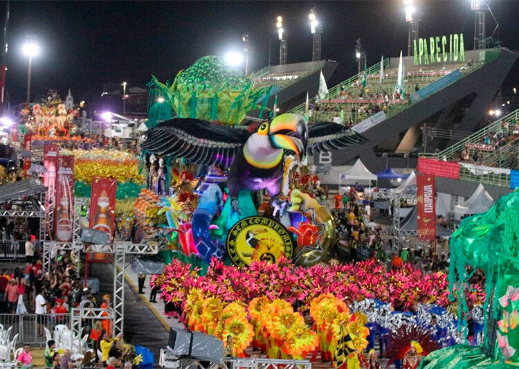 FOLIA TOTAL – Carnaval de Manaus já está bombando