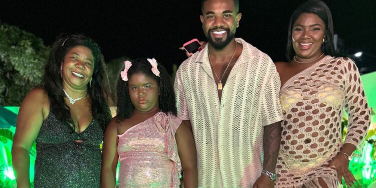 'Merecemos respeito': Davi Brito denuncia ataques r4cistas contra irmã de 9 anos