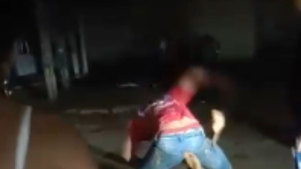 Acusado de roubo fica todo ferido após população de Petrópolis se revoltar