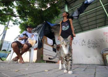 SEM EIRA NEM BEIRA – Mais de mil pessoas moram nas ruas em Manaus