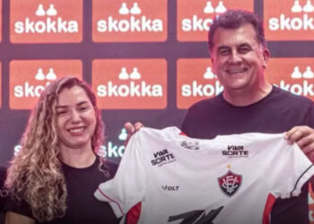 Patrocínio polêmico não agradou muito os torcedores; site de acompanhantes é o novo patrocinador do Vitória