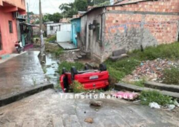 Despencou em “rip-rap” após motorista perder controle do veículo
