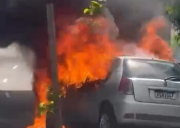 VÍDEO – Casal escapa ileso após carro incendiar em acidente