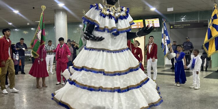 A Boneca Kamélia abre oficialmente o Carnaval 2026 em Manaus