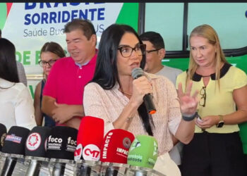 Entrega da primeira unidade odontológica móvel em Manaus