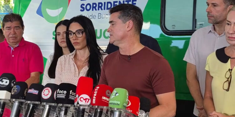 Coletiva:Entrega da primeira unidade odontológica móvel em Manaus